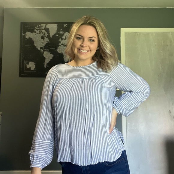 Business casual top - Picture 2 of 2